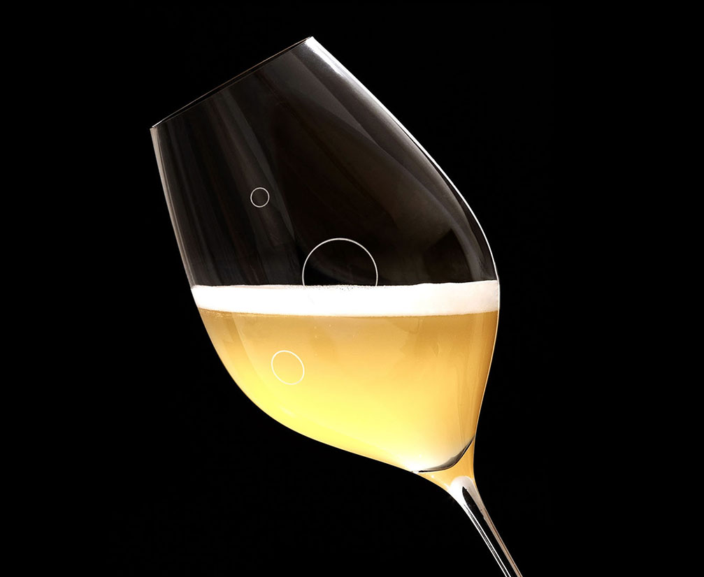 ROCOCO GLASS Introducing the ROCOCO Luxury Beer Glass,the most elegant beer glass in Japan