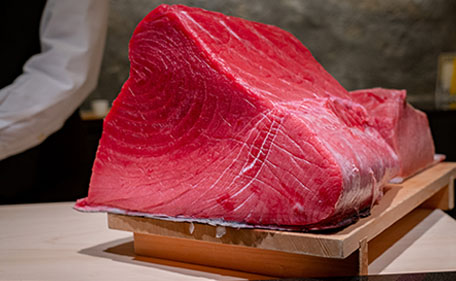 A modern sushi restaurant that offers guests the most exclusive anago (conger eel) available in Tokyo