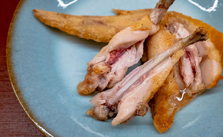 キャビアと手羽先を一度に味わえる!? 驚きの構成で楽しませる日本料理の奥深さ