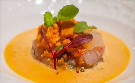 素材への深く鋭い読解力で、凝縮した旨味を引き出す